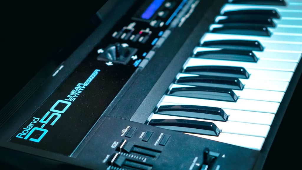 Digital Synthesizers The 9 Best VSTs for Retro Digital Sounds LANDR